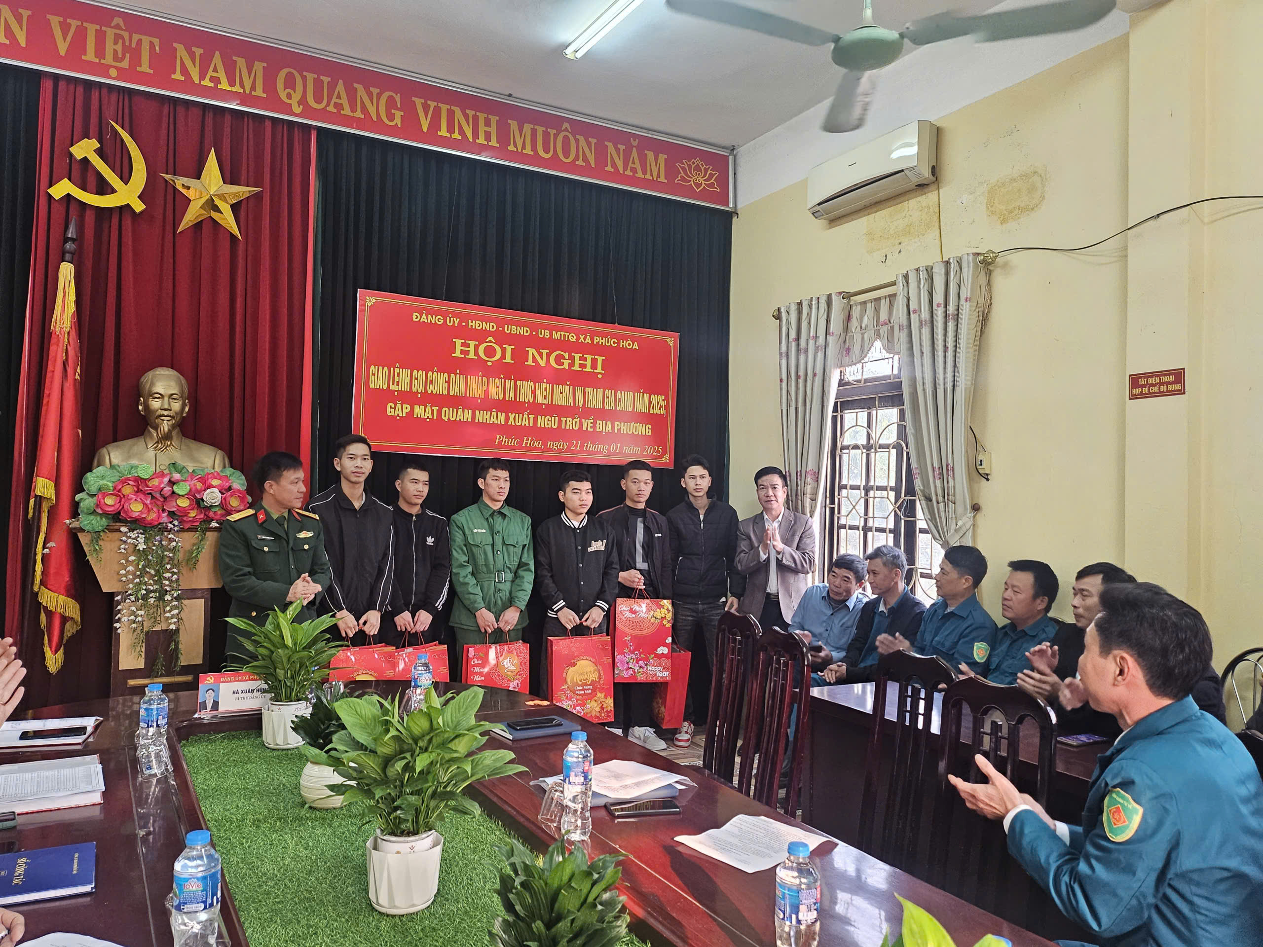 Hội nghị giao lệnh gọi công dân nhập ngũ và thực hiện nghĩa vụ tham gia công an nhân dân năm 2025