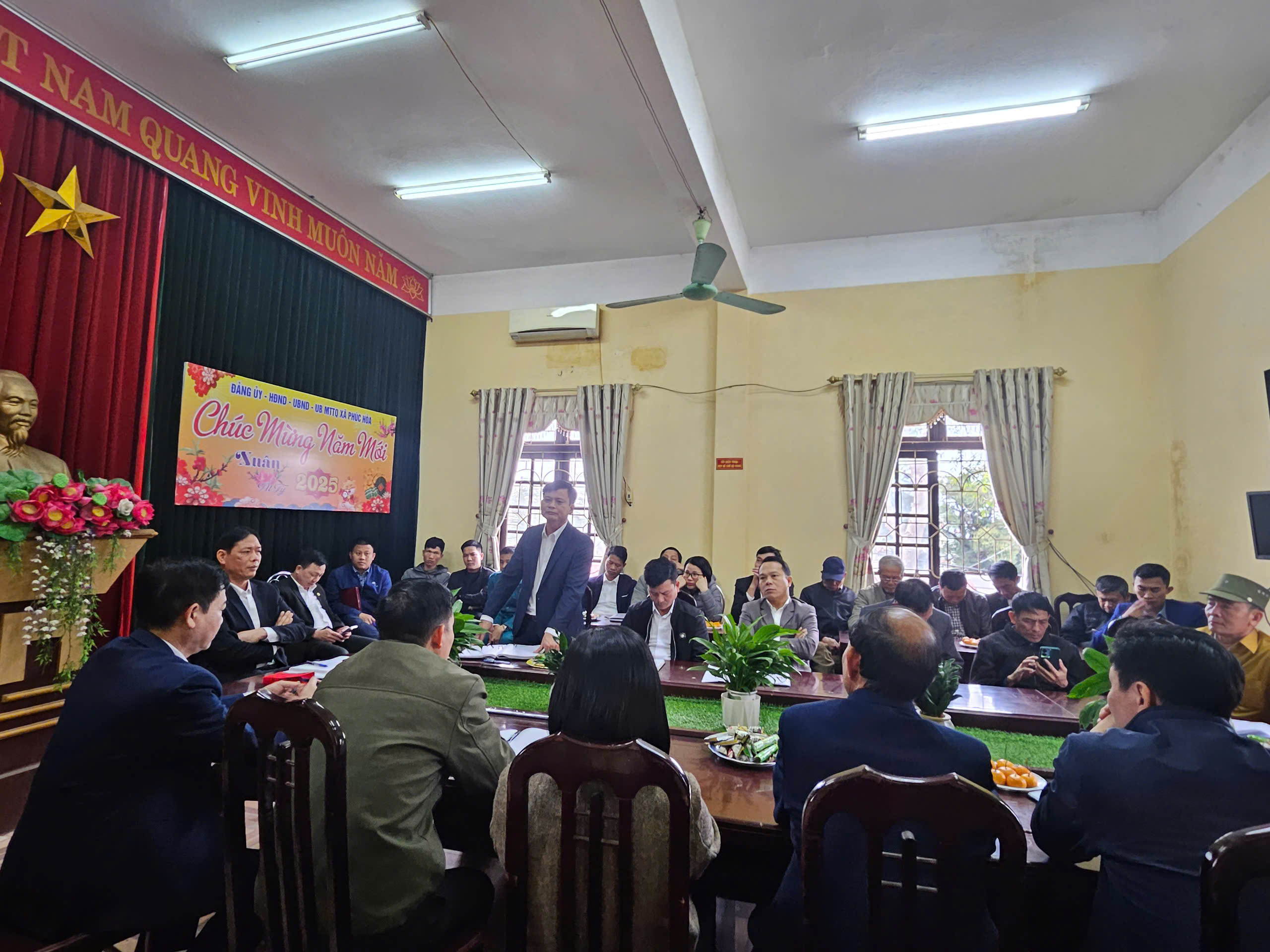 đảng ủy, HĐND, UBND, UB MTTQ xã Phúc Hòa tổ chức hội nghị gặp mặt đầu xuân năm 2025 và phát động tết trồng cây đời đời nhớ ơn Bác Hồ xuân Ất Tỵ